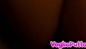 Cowgirl italiana riding reverse cowgirl style