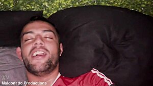 Dois Caras Entram No Meu Quarto De Hotel Sem Permissão E Me Fodem Cu - Full On Red!