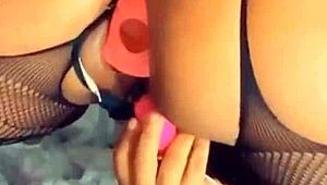 yo, check amaralapomposa’s big juicy ass squirting everywhere, damn! 😍