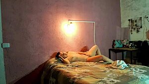 espanol cahonda masturbates in homemade video