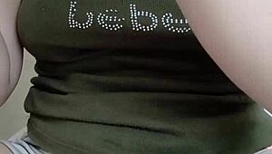 Beautiful girl dances live on Bigo with amazing moves 😊