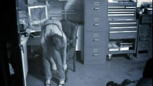 i get horny and finger my secretary solo