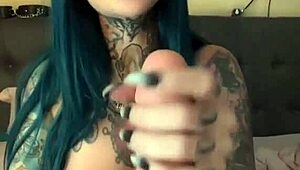 i give jerk off instrucshuns with my big tits