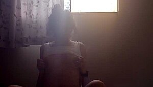 Grabo a la mujer de primo para que se de cuenta que le es infiel