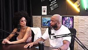 gostosa shows silicone tits and gets assfucked by tifany rocha