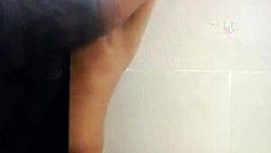 gay kien giang works out at the gym 😏