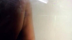 gay kien giang works out at the gym 😏