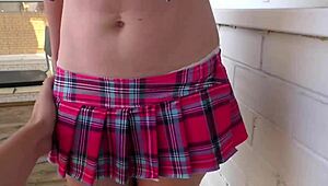 शरारती लड़की को जोरदार थप्पड़ मारकर चोदा