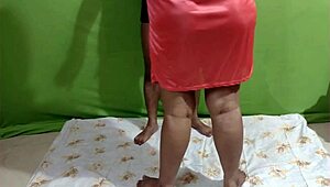 Desi bhabhi enjoys night sex with boyfriend in 69