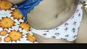 Hyderabad cam girl Sirisha fingering masturbation