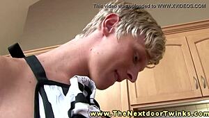 i'm watchin the twink group blowjob fun in the kichen, it's so hot