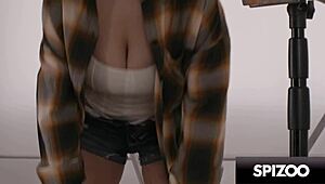 Josephine Jackson licks shaved pussy