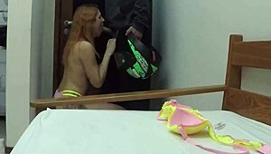 delivery guy gets a surprise tip from latina amateur