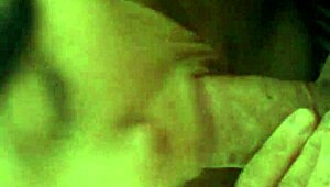 Amateur asian gives homemade handjob in the morning session