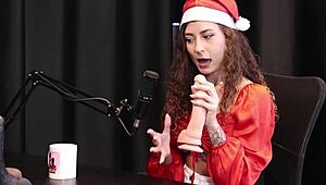 Check out this safada giving a blowjob to the biggest dick at the table, then showing her moves 😈