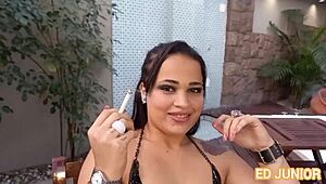 Fumando e mamando, dando o cu e fodendo sem camisinha no Red.