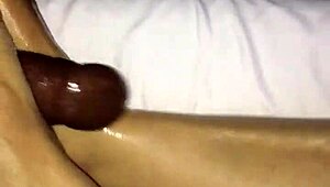 Latina Milf Shows Off Her Toes – Want to Worship Them?