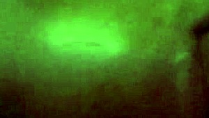 Tranny sucking big cock in amateur group scene