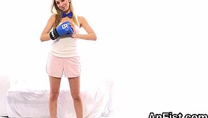 Nasty lesbians fist and spread pussies in hardcore anal