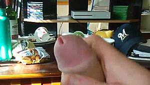 I Jerk Off to Tranny Porn