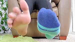 Femdom Smelly Feet Jerk Off Instructions?