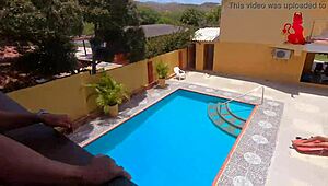 Vecino Miron Tiene Sexo Con Latina Culo Grande En La Picina Marck Polo 14