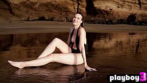 Big Round Ass Milf Jasmin Poses Naked, Exposing Her Perfect Body 😘