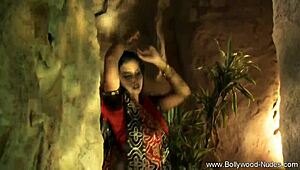 This indian beauty gives a solo massage, revealing her mystery.