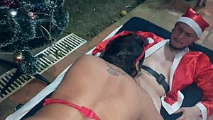 hey, what’s a cuckold doing on christmas with leo fernandezxxx and alemão tatuador?