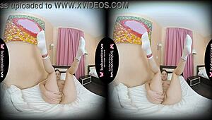 I’m Obsessed with Plump Babe Amalia Davis Masturbating Solo in VR!