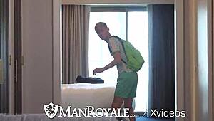 Manroyale traveling thief caught and fucked by hunk