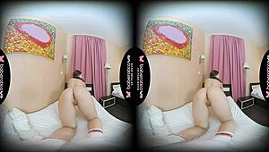 I’m Obsessed with Plump Babe Amalia Davis Masturbating Solo in VR!