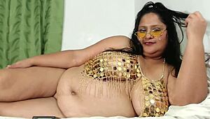 मेरे पेट को वेबकैम पर एन्जॉय करो, बड़े टिट्स और सब कुछ