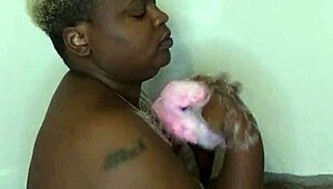 ebony babe relaxes in bath with subtle touches