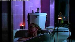 i'm watching this sexy nude bath girl in silent screamplay 2