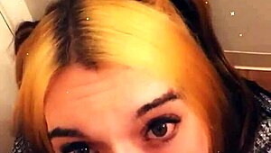 pretty tranny wants to suck you off with her toys on her knees