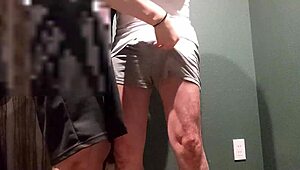 फॉरबिडन! ब्यूटीफुल एस वुमन इरेक्ट लंड को स्लैप करती है क्विक कम के लिए