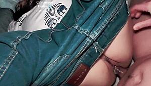 แตกในหีสาวขี้อาย คากางเกงยีนส์