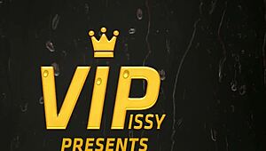 Honey gives sloppy blowjob in sexy shorts 😏