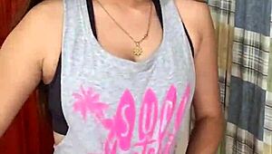 I admire flaca hermosa teaching sexy clothes