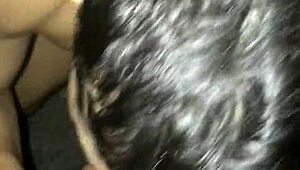 o muleque do meu bairro veio de madrugada na minha garagem cheio de tesao pra me botar pra mamar