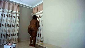 Thick South African BBW goes wild on live cam in dirty bath show.