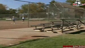 Lesbian threesome with dildos and pussy licking 😍