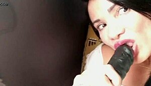 Descontando A Raiva Da Empresa De Ônibus Se Masturbando Gostoso Veja Mais Em Xv Red