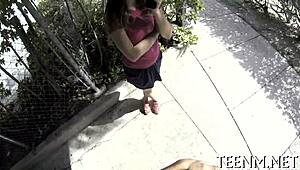 Courtney Loxx sucking for species