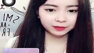 i'm watchin jin xinh bunny live show, full face while talkin