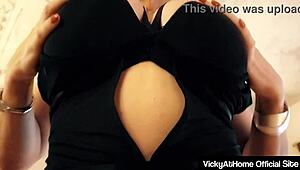 Diva Vicky Vette rips off black bodysuit to masturbate her pussy