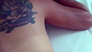 Mientras dormitaba, mi hermano me toca el culo con fuerza 😏