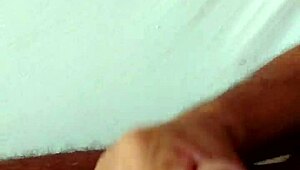 amateur portuguese flasher masturbates for valeria