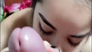 White Moon VIP Delivers Passionate Deepthroat Oral Before Bed!